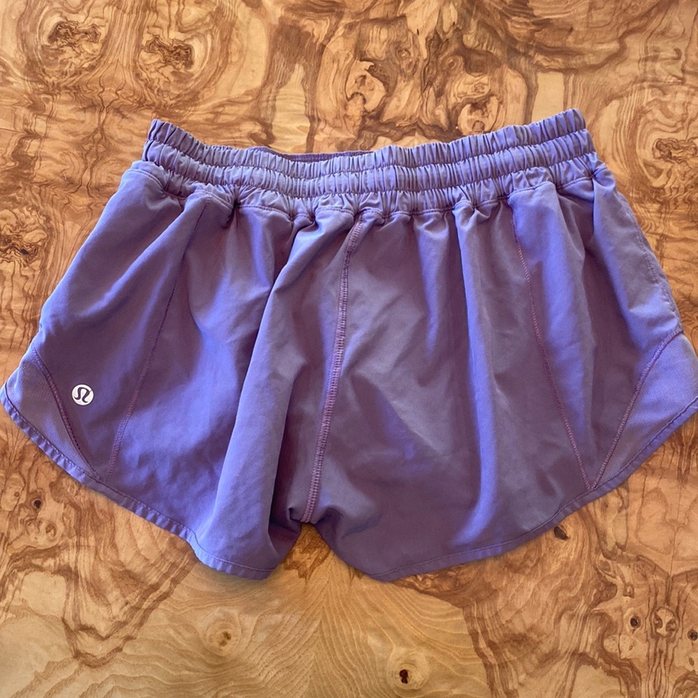 Lululemon size 6 hotty hot shorts